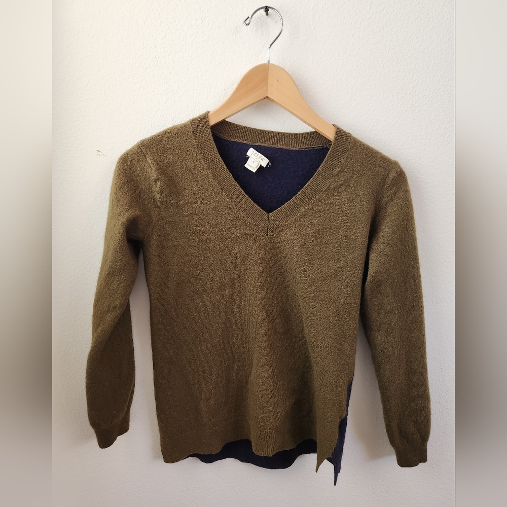 J Crew Colorblock V-Neck Sweater Long Sleeve Olive Green Navy‎ Blue Medium